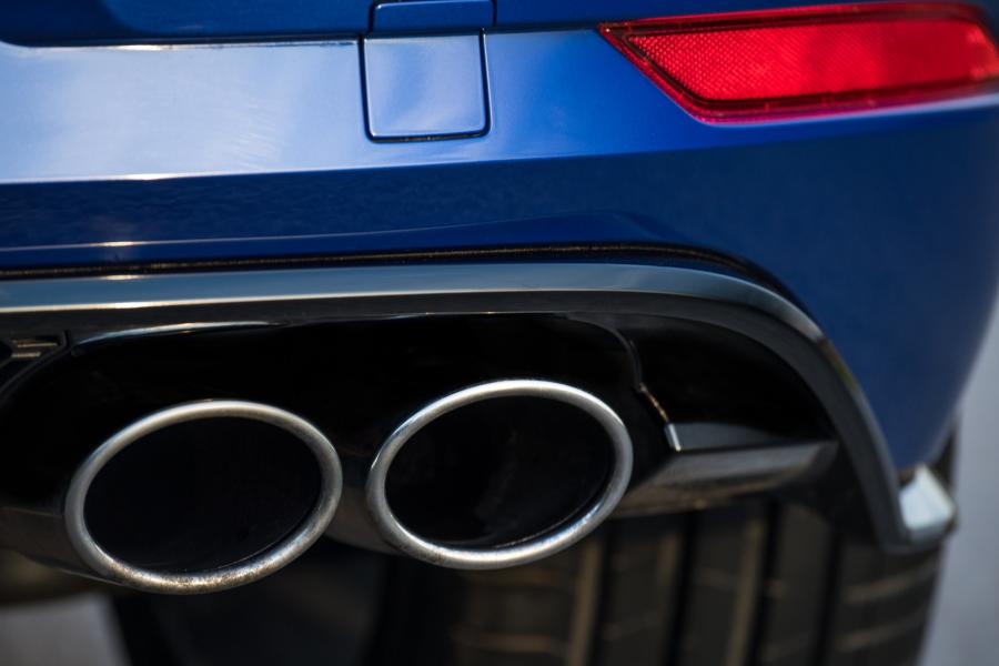 Детали экстерьера Volkswagen Golf R 5-Door 2017 года  (UK) (фото 16 из 30)